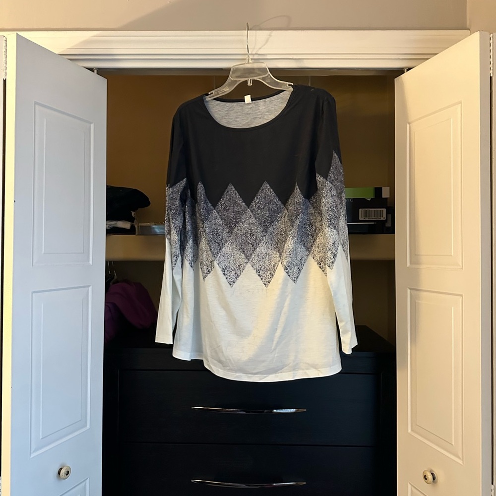 Black and Gray XL Top